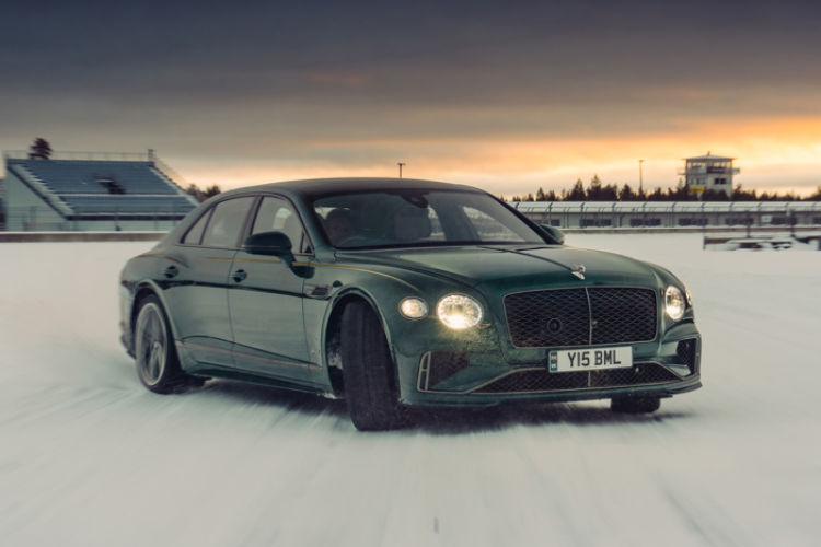Bentley Flying Spur Speed : Un nouveau record du tour établi sur glace en Suède