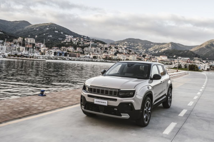 Le Jeep Avenger franchit le cap des 100 000 unités produites